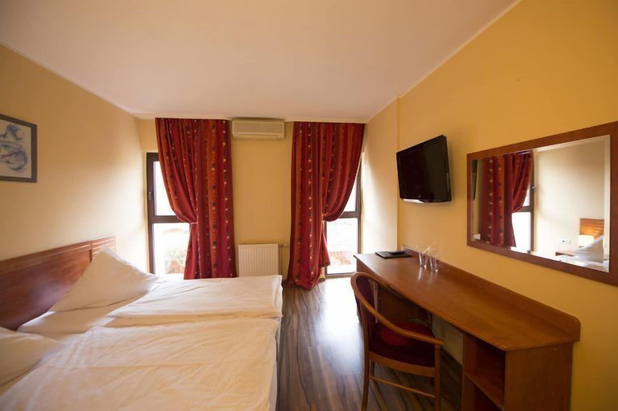 Hotel Perla D'Oro Timisoara Exterior photo